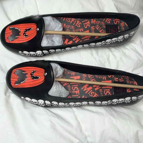 Strange cvlt misfits line women’s size 11 Lydia Flats - Picture 1 of 10